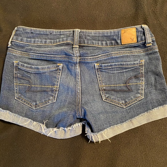 Size 0 American Eagle Shorts - Picture 2 of 4